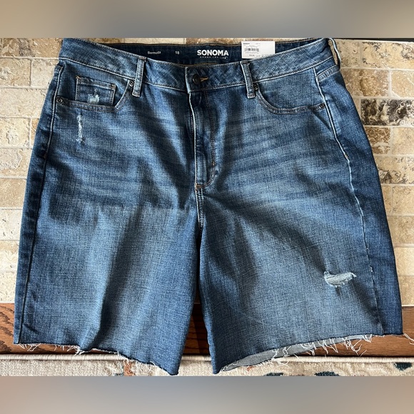 🆕 size 18 denim blue Bermuda high rise shorts - Picture 1 of 7